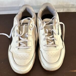 Reebok Classic Men’s 9.5 Shoes – White and Black Casual Sneakers